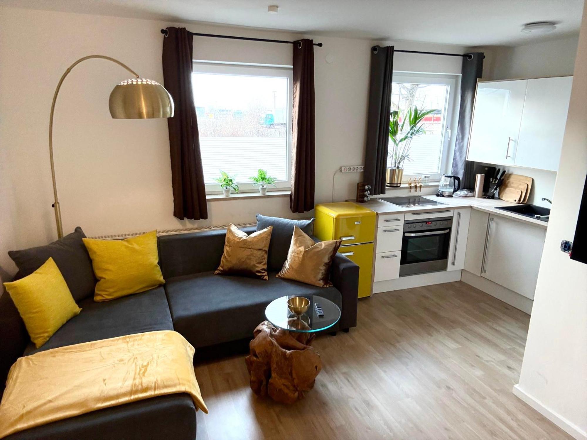 Yay - 65M2 Apartment Am Bahnhof - Smart Tv - Internet - Kaffee - Waschmaschine - Trockner Mühldorf Eksteriør billede